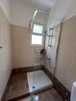 Koupelna v ubytování Beautiful 2 Bed Apartment in Peyia Valley, Paphos