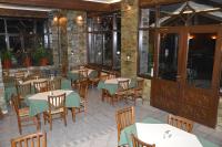 Hotel Hani Zisiにあるレストランまたは飲食店