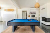 Biliardový stôl v ubytovaní Rafia Loft Loutraki - Heated Pool & Billiard I Beach