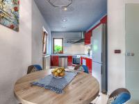 Kuchyňa alebo kuchynka v ubytovaní Holiday Home Starci by Interhome