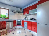Kuchyňa alebo kuchynka v ubytovaní Holiday Home Starci by Interhome