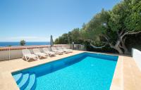 Bazén v ubytování Villa Belinda by Sonne Villas nebo v jeho okolí
