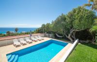 Bazén v ubytování Villa Belinda by Sonne Villas nebo v jeho okolí