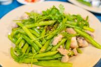 Mad på resortet eller i nærheden