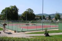 Tenis lub squash w obiekcie Maison du Guier 4 ou 6 personne au coeur du massif lub w pobliżu