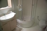 A bathroom at Xenonas Ioanni Parcha