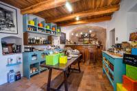Nápoje v ubytovaní Castello Di Postignano Relais