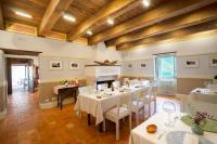 Posedenie v ubytovaní Castello Di Postignano Relais