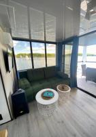 Posedenie v ubytovaní AquaHouse Zamkowe