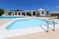 Basen w obiekcie Salmarina Bungalows lub w pobliżu