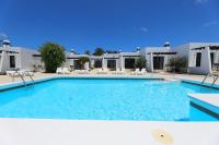 Basen w obiekcie Salmarina Bungalows lub w pobliżu