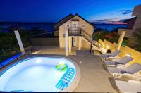 Bazén v ubytování Villa More Sveti Petar na Moru with pool and sea view nebo v jeho okolí