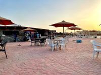 Restaurace v ubytování شاليه للايجار عائلات فقط 3 غرف نوم مكيف بالكامل قرية بلومار السخنة Blumar Elsokhna العين السخنة