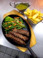 Jídlo v hotelu nebo okolí