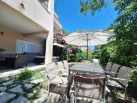 Patio alebo iná vonkajšia časť ubytovania Apartments Kapelica