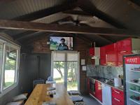 Kuchyňa alebo kuchynka v ubytovaní Lika Relax and Party House with sauna, jacuzzi and outdoor heated swimming pool
