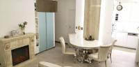 Kuchyňa alebo kuchynka v ubytovaní Uroczy apartament 2 osobne pokoje Marina Royal Palace