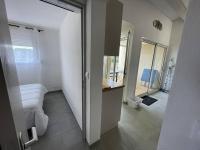Plan piętra w obiekcie Appartement T3 Mezzanine Climatisé, 6 Couchages, Proche Plage et Port, Parking Privé - FR-1-106-50