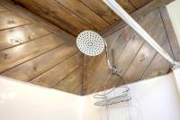 Ein Badezimmer in der Unterkunft Captains Quarters 3 Comm Pools Pet Friendly