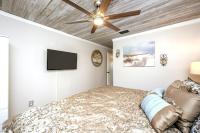 TV&#47;Unterhaltungsangebot in der Unterkunft Captains Quarters 3 Comm Pools Pet Friendly