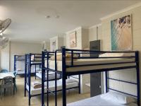 YHA Coolangatta Gold Coastにあるベッド