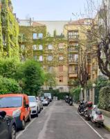 The surrounding neighborhood or a neighborhood close to a vendégházakat