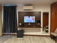 SS Hotel Serembanにあるテレビまたはエンターテインメントセンター