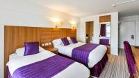 Postel nebo postele na pokoji v ubytování Magnuson Hotel Sandy Lodge Newquay