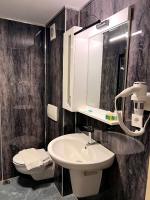 A bathroom at Comfort Downtown Istanbul
