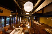 Un restaurante u otro lugar para comer en 阿智星降りの宿やま星 Hotel&Glamp YAMABOSHI