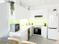 Kuchyň nebo kuchyňský kout v ubytování APARTAMENTO EN EL CENTRO DE CALAFELL