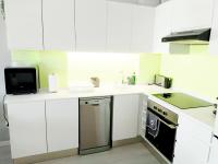Kuchyň nebo kuchyňský kout v ubytování APARTAMENTO EN EL CENTRO DE CALAFELL