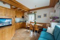 Kuchnia lub aneks kuchenny w obiekcie Casa Piva Dolomiti