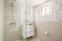A bathroom at Apartamentos Pedregalejo Beach Playa
