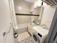Łazienka w obiekcie Cosy Duplex avec Parking à Paris 19 by immo kit bnb