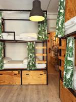 Postel nebo postele na pokoji v ubytování Surfing Etxea - Surf Hostel