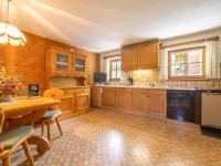 Kuchnia lub aneks kuchenny w obiekcie Chalet Anna