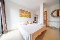 Posteľ alebo postele v izbe v ubytovaní HomeHolidaysRentals Blanescel - Costa Brava