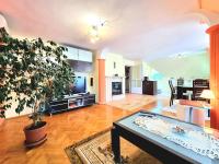 Kuchyň nebo kuchyňský kout v ubytování Two-Floor Sunny Apartment in City Centre