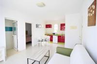 A kitchen or kitchenette at Apartamentos Corona Mar