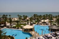 InterContinental Doha Beach & Spa by IHGの敷地内または近くにあるプール
