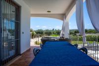 Balkón alebo terasa v ubytovaní VILLA RAFAEL CON Piscina, IUN P4098