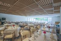 En restaurant eller et andet spisested på Poseidon Beach Resort - a NEW 5-Star Experience - PREMIUM ALL INCLUSIVE, FREE Beach Access, EV station