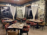 Restaurace v ubytování Hani Gështenjave