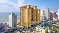 eine Luftansicht einer Stadt mit Meerblick in der Unterkunft Hilton Grand Vacations Club Anderson Ocean Myrtle Beach in Myrtle Beach
