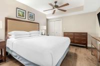 Ein Bett oder Betten in einem Zimmer der Unterkunft Hilton Grand Vacations Club Anderson Ocean Myrtle Beach