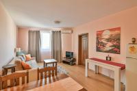 Posezení v ubytování Two bedroom on a budget at Briz area