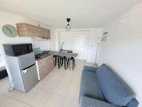 Kuchyňa alebo kuchynka v ubytovaní Studio cabine avec parking, WiFi et vue mer à Berck - FR-1-674-8