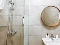 Koupelna v ubytování Almira Hotel