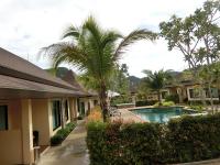 Bazén v ubytování Aonang Oscar Pool Villas - Free Shuttle to Aonang Beach -shared pool - private pool nebo v jeho okolí